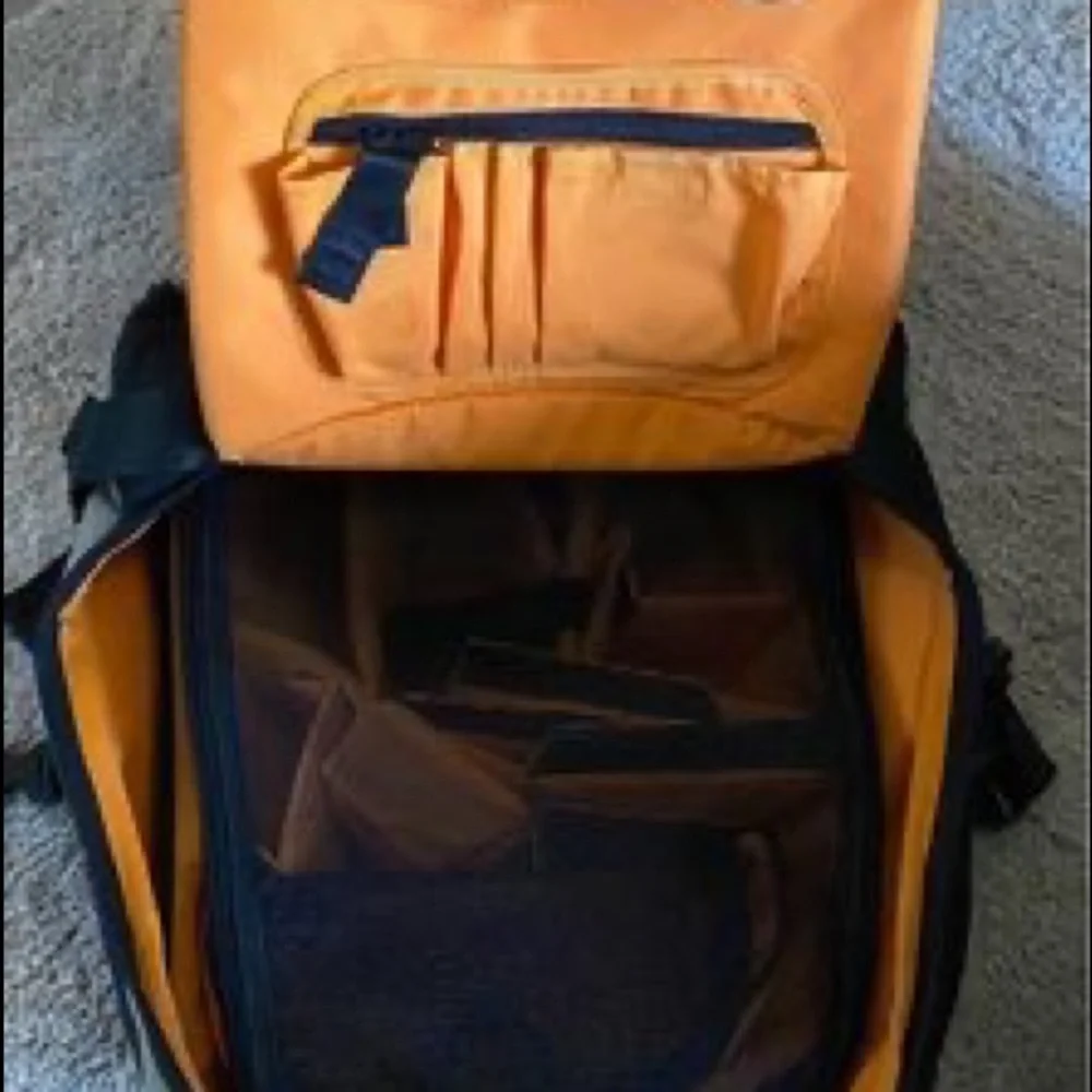 Crumpler Keystone Camera/Laptop Backpack - Picture 7 of 10